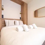 Elegant Flat Near Republique & Canal Saint Martin
