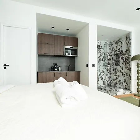 Elegant Flat Near Republique & Canal Saint Martin Apartment *